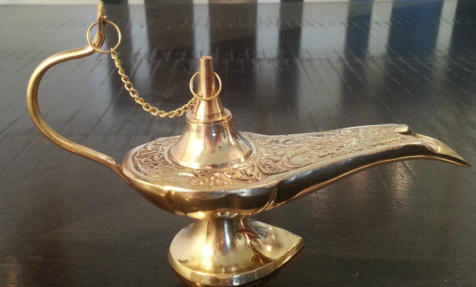 Aladin Genius Lampe 6.5'' Golden Messing Magisch Aladdin Mittlere Östliche - Bild 1 von 1