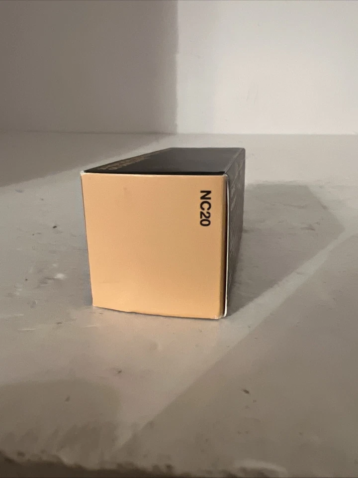 MAC Studio Fix Fluid SPF 15 NC20 1 Oz Clear (M6JC17) New With Box Foundation - Image 4 of 4