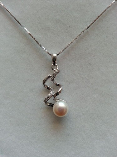 Horoscope Aquarius Pendant White 