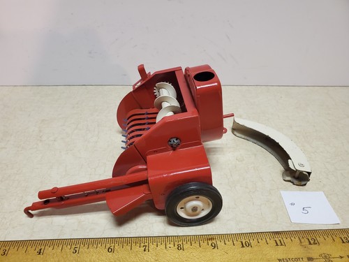 Toy Vintage 1960's Tru-Scale IH Forage Harvester / Chopper # 5 - Picture 2 of 6