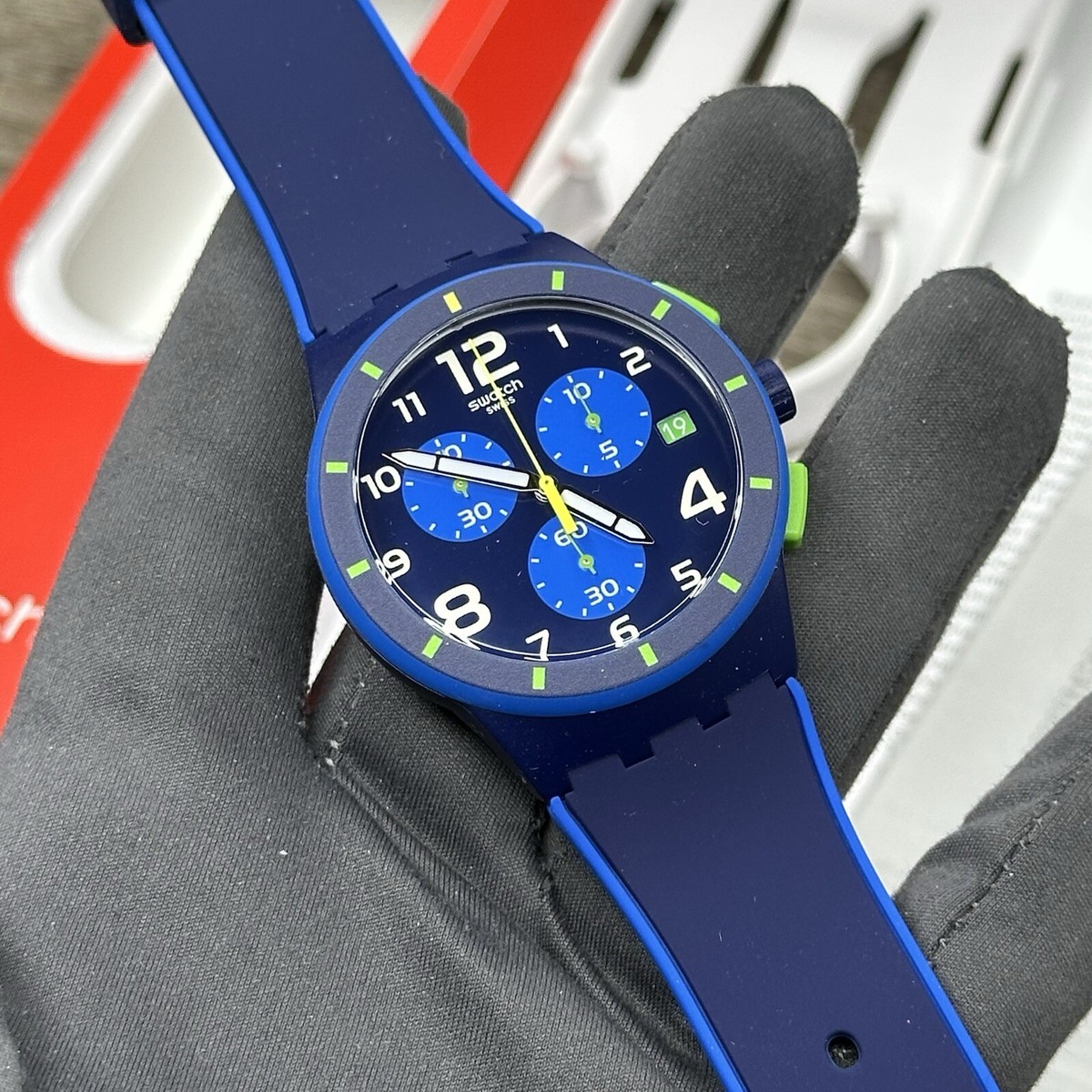 NEW✓ Swatch Chrono BLEU SUR BLEU Navy Blue Date Dial Mens 