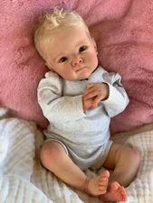 Lifelike Baby Dolls Realistic Reborn 45cm Real Looking Newborn Baby Dolls Gifts