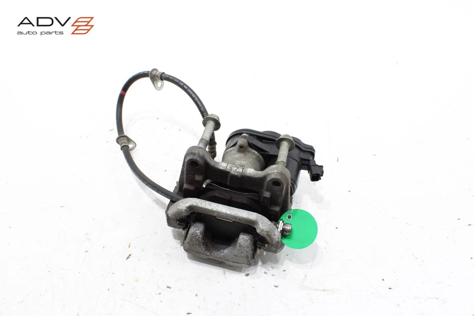 PINZA DE FRENO TRASERA DERECHA PASAJERO TOYOTA CROWN 2023-2025 OEM Foto 3 de 4