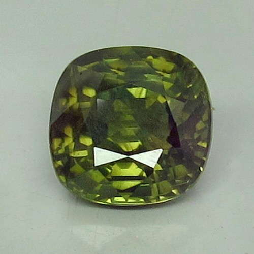 ¡NATURAL SIN CALEFACCIÓN! 2,03 quilates. ¡IMPRESIONANTE! ZAFIRO VERDE OLIVA TAILANDIA ANTIGUO 6x6MM. - Imagen 1 de 4