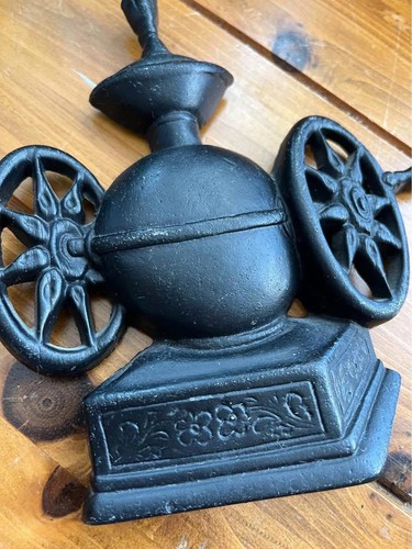Vintage cast iron wall decor - Picture 3 of 4