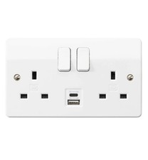 MK K2745WHI Twin Double 2 Gang Switched Plug Socket with A + C USB Sockets