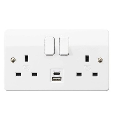 MK K2745WHI Doppel Doppel 2 Gang Schaltstecker Steckdose mit A+C USB Steckdosen