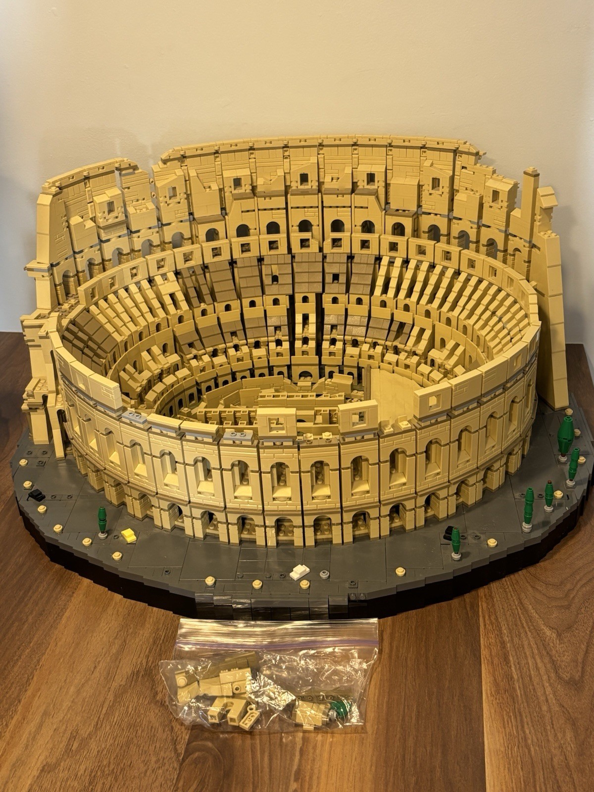 LEGO Icons: Colosseum (10276) 99% Complete