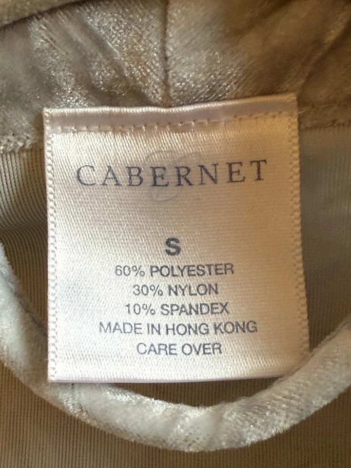 CABERNET ЖЕНСКИЙ ХАЛАТ. РАЗМЕР: S СЕРЕБРО ИЗМЕЛЬЧЕННЫЙ БАРХАТ ПОДПОЯСАННЫЙ КАРМАНЫ С ДЛИННЫМ РУКАВОМ - Изображение 2 из 4