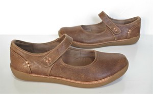 clarks unstructured mary jane shoes