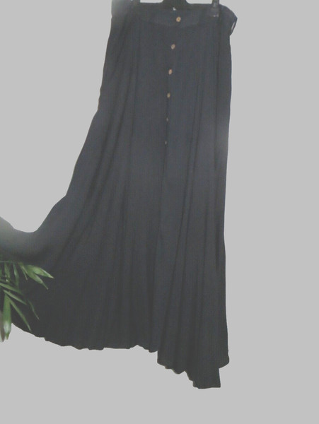 SKIRT in VINTAGE  80's ~ Navy Full Circle ~ Button Front  SKIRT * Size 12 * SALE