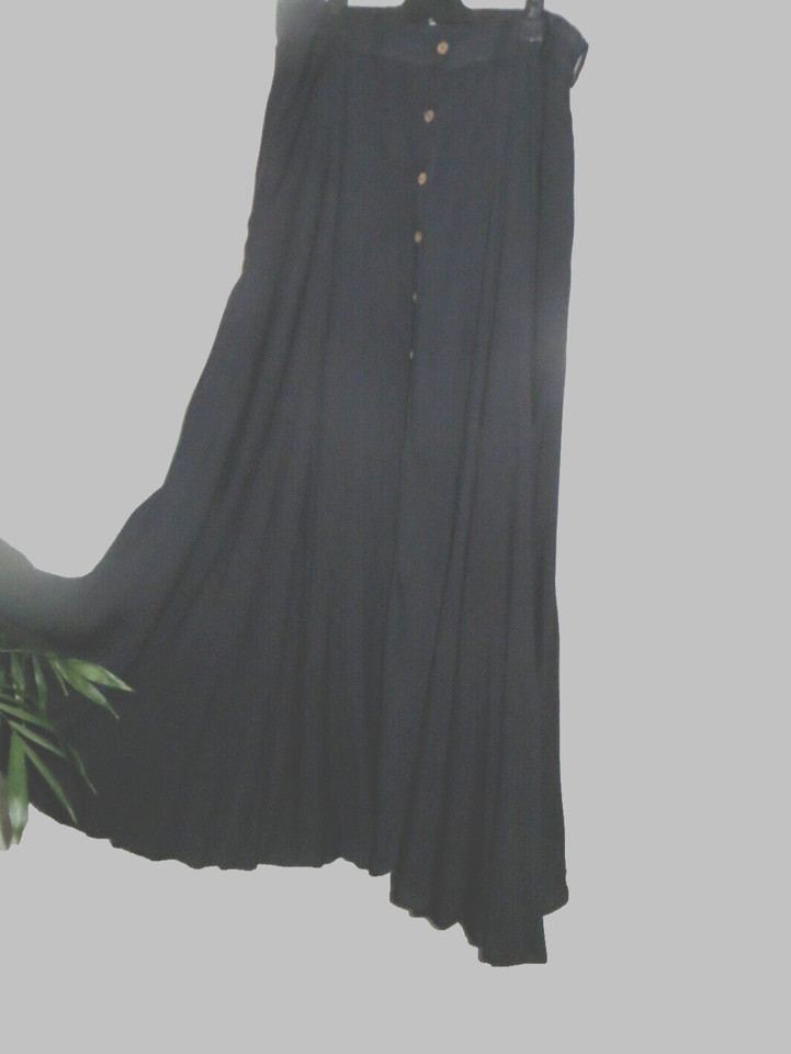 SKIRT in VINTAGE  80's ~ Navy Full Circle ~ Button Front  SKIRT * Size 12 * SALE
