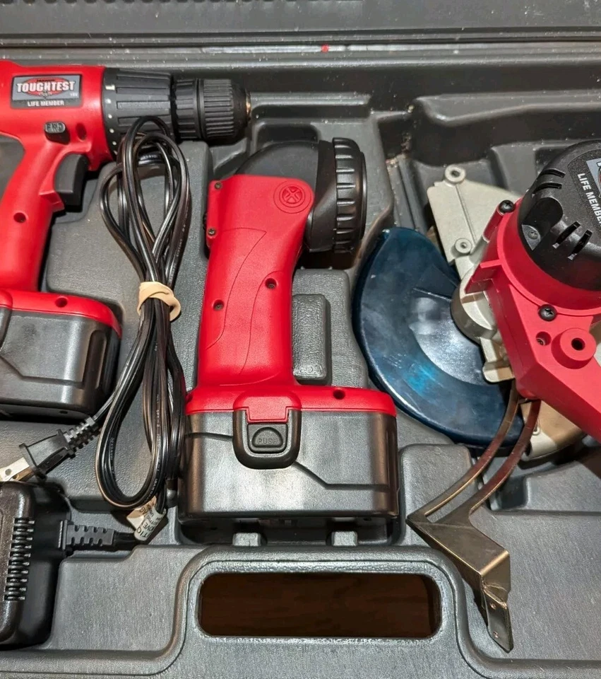 Handy Toughtest 14.4 Volt Tool Set - Drill, Flashlight, Circular Saw - Tested - Image 4 of 4