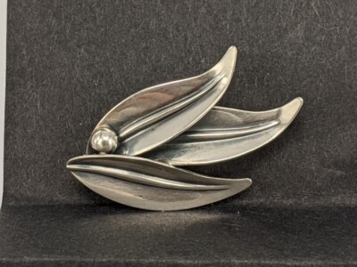 925S Danish silver leaf brooch by Nefrom being Niels Erik