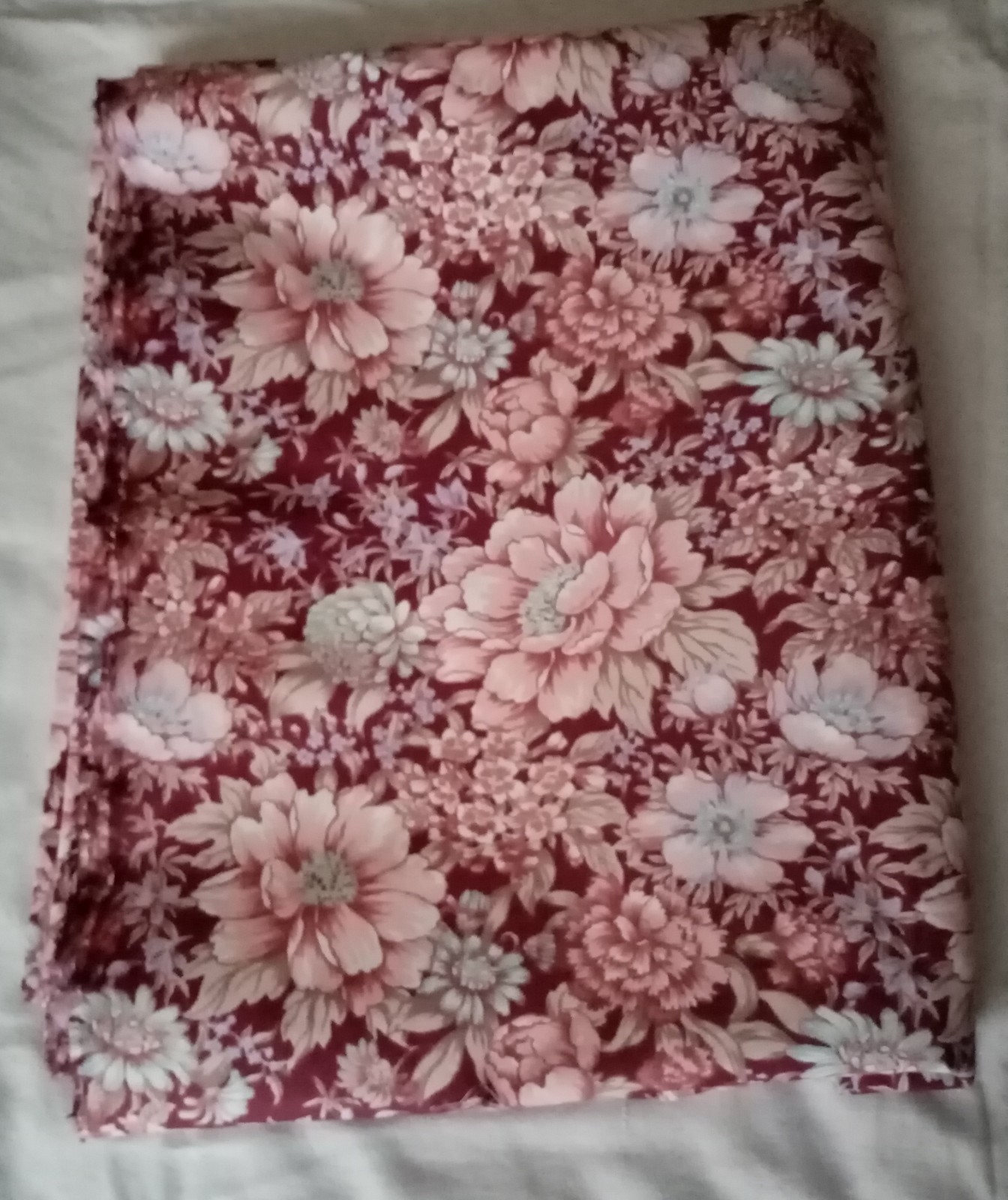 Grand coupon tissu ameublement vintage floral 9m prestige pour haute couture déco
