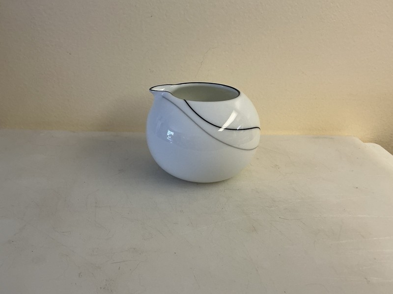 MIKASA Fine China Japan Porcelain Creamer THREADS  Pattern 10 oz Pre- Owned