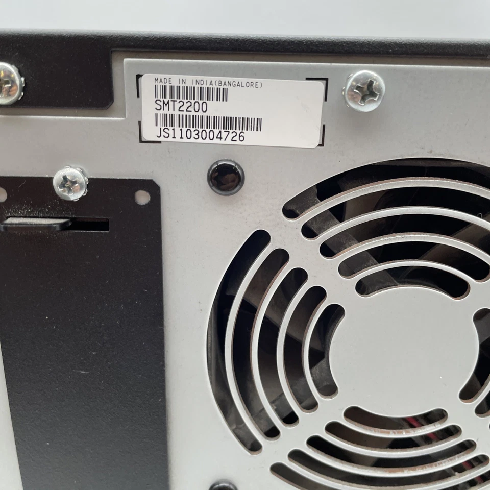 APC Smart UPS 2200 VA SMT2200C No batteries - Image 3 of 4