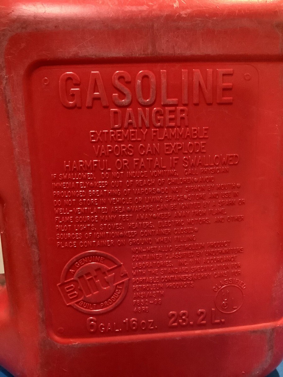 Blitz Rare 6 Gallon Red Plastic Vented Gas Can Pre Ban USA 11841