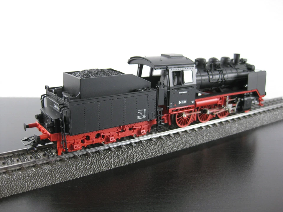 Märklin 36244 Dampflok BR 24 der DB   Spur H0 - Bild 4 von 4