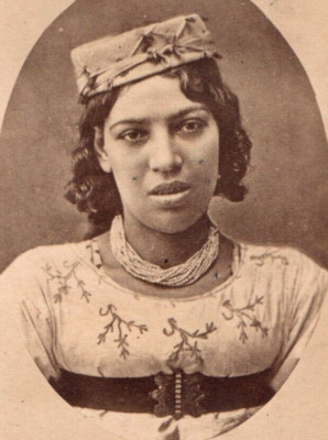 CDV 1870 Frau Mittlerer Osten mit Hut & Halskette Foto Orientalismus Middle East
