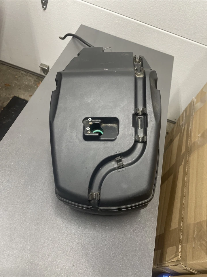 Ducati 1098S 1098 848 1198 OEM caja de aire montaje admisión 44211391B Foto 3 de 4