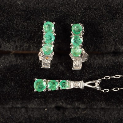 Set aus Halskette und Ohrringen 10 Karat Weißgold und natürlichem Smaragd 2 g 28043