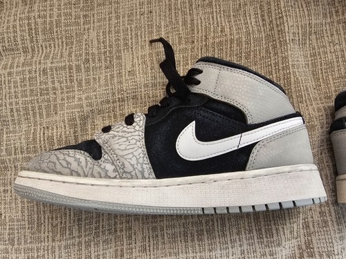 Nike Boys Air Jordan 1 Mid SE Black Athletic Sneakers DM6216-016 Youth Size 5Y - Picture 3 of 10