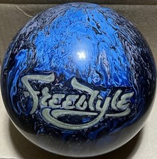 Motiv Freestyle 15 lb Bowling ball Used Single Drill