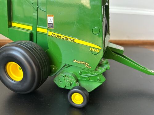 1/16 John Deere 568 mega-wide round bailer with hay! - Picture 2 of 3