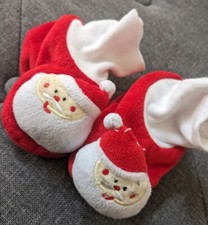 Santa Baby/Toddler Christmas  Holiday Slippers / Socks  New