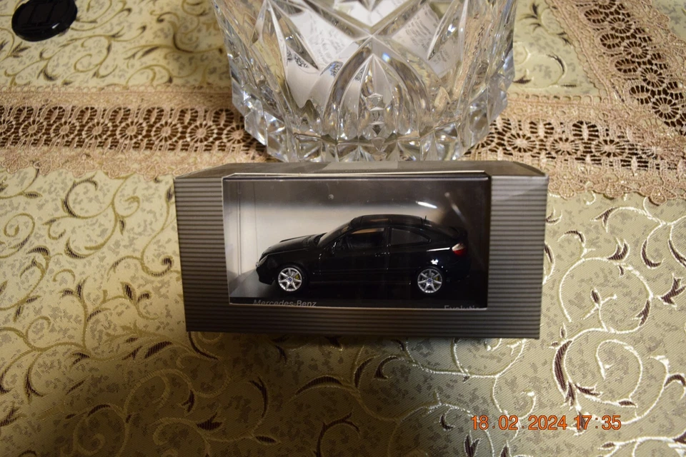 Mercedes-Benz C-Klasse Sport  Coupe Black 2006 Minichamps [B6 696 1918] - Image 2 of 4