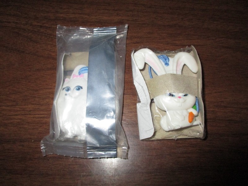 Secret life of pets cereal box hanging toys Gidget and Snowball