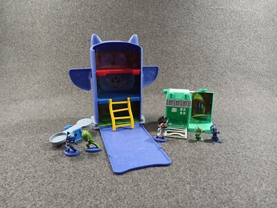 PJ Max Night Time Headquarters with Trap & Escape Playset with 5 Figures