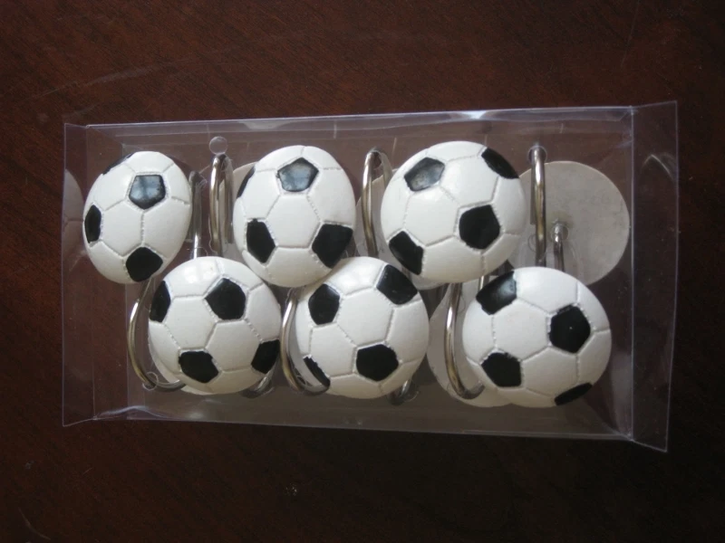  Gancho de baño para cortina de ducha de fútbol  Foto 4 de 4