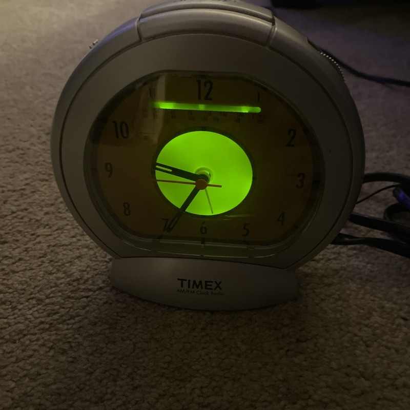 Timex T317S Analog Alarm Clock AM/FM Radio Dimmer Tested Works Great! Look Great