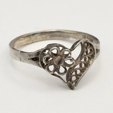 Vintage Sterling Silver Filigree Heart Ring Size 8.75 Dainty Flower