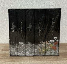 The Twilight Saga Deluxe Hardcover Collection...