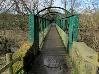 Foto A2 Fußgängerbrücke entworfen von Jowett Kendall Baildon dieses lange Guss ir c2014