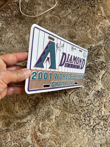 Signed 2001 AZ ARIZONA DIAMONDBACKS WORLD SERIES CHAMPIONS LICENSE PLATE MLB - Picture 6 of 8