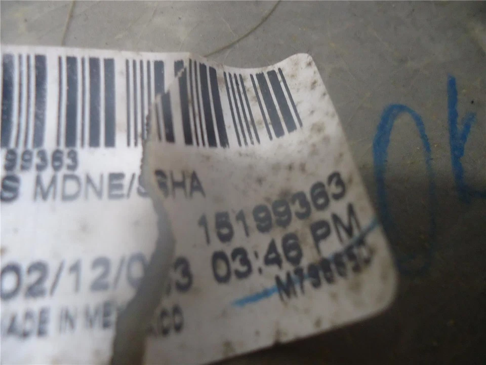 2003-2006 GMC Yukon Denali Tahoe Sierra Suburban Front Right Door Panel Black - Image 2 of 4