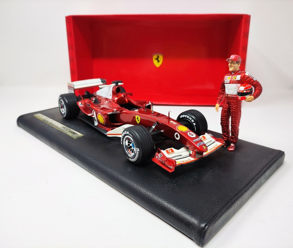 限定 HW 1/18 Ferrari F2004 #1シューマッハ 300Pcs Hot wheels 1/18 Ferrari F2004 7 times Champion Michael
