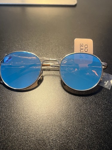 Frye and Co gray aviators Sunglasses - Picture 3 of 6