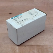 Siemens 3SB3641-0AB71 Push Button Flat Green Illuminated W/Contact Block - NEW