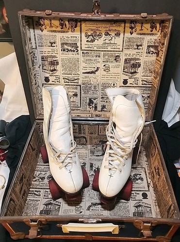 Vintage Roller Derby Size 6 Women's White Roller Skates Roller Derby Wheels - Picture 2 of 17