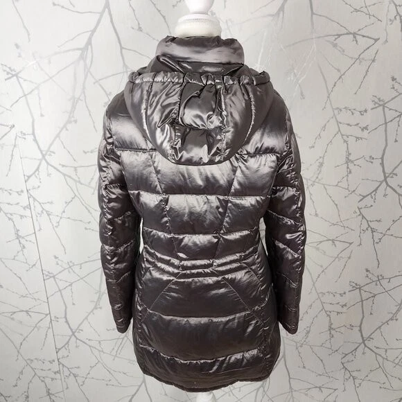 Abrigo acolchado Andrew Marc plateado relleno de plumón de pato | Para mujer S Foto 4 de 4