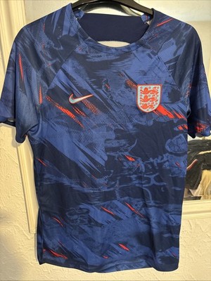 Kleines blaues England 3 Löwen Fußballtrikot Größe Small - kleine Löcher unten