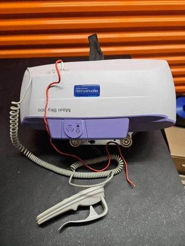 ArjoHuntleigh Maxi Sky 600 Ceiling Lift w/ Hand Control Remote – 600 lb Capacity