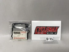 Yamaha “NOS” FLOAT BOWL GASKET OEM: 3XW-14984-00-00 SS: 12R-14984-00 (b-31)