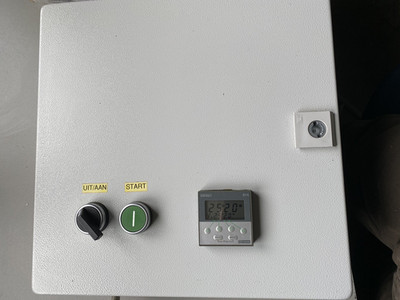 RITTAL STEUERUNGSKASTEN EB1555 MIT TIMMER 