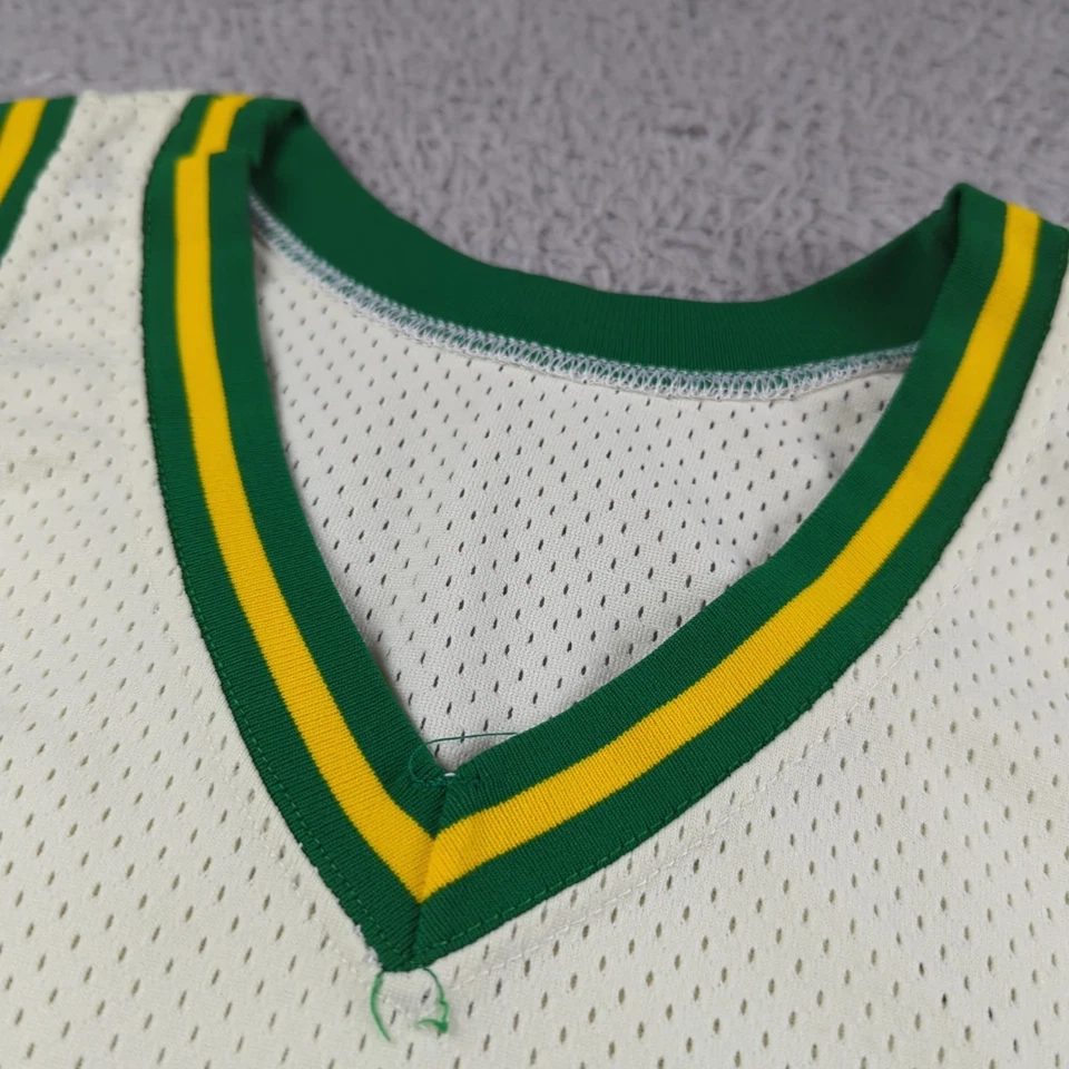 Camiseta de baloncesto vintage campeona años 80 pequeña blanca verde amarilla hecha en EE. UU. #21 CCA Foto 3 de 4